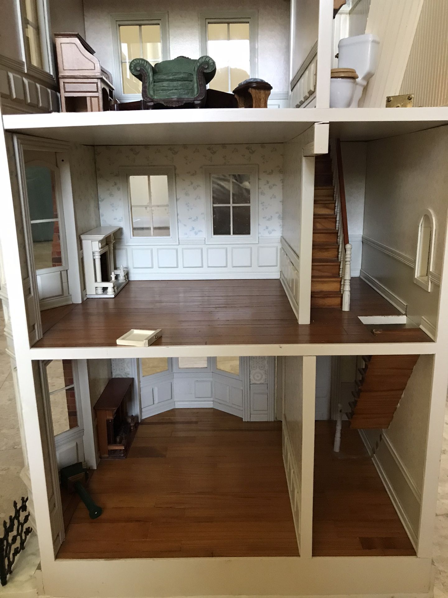 Memories Of Christmas Dollhouse for Sale in Salem, NH - OfferUp
