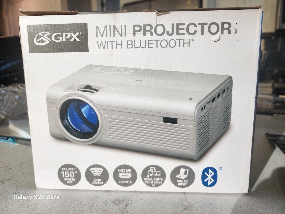 GPX Mini Bluetooth Projector Up To 150in Screen Portable
