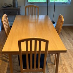 Light Wood Dining Table W’4 Chairs 