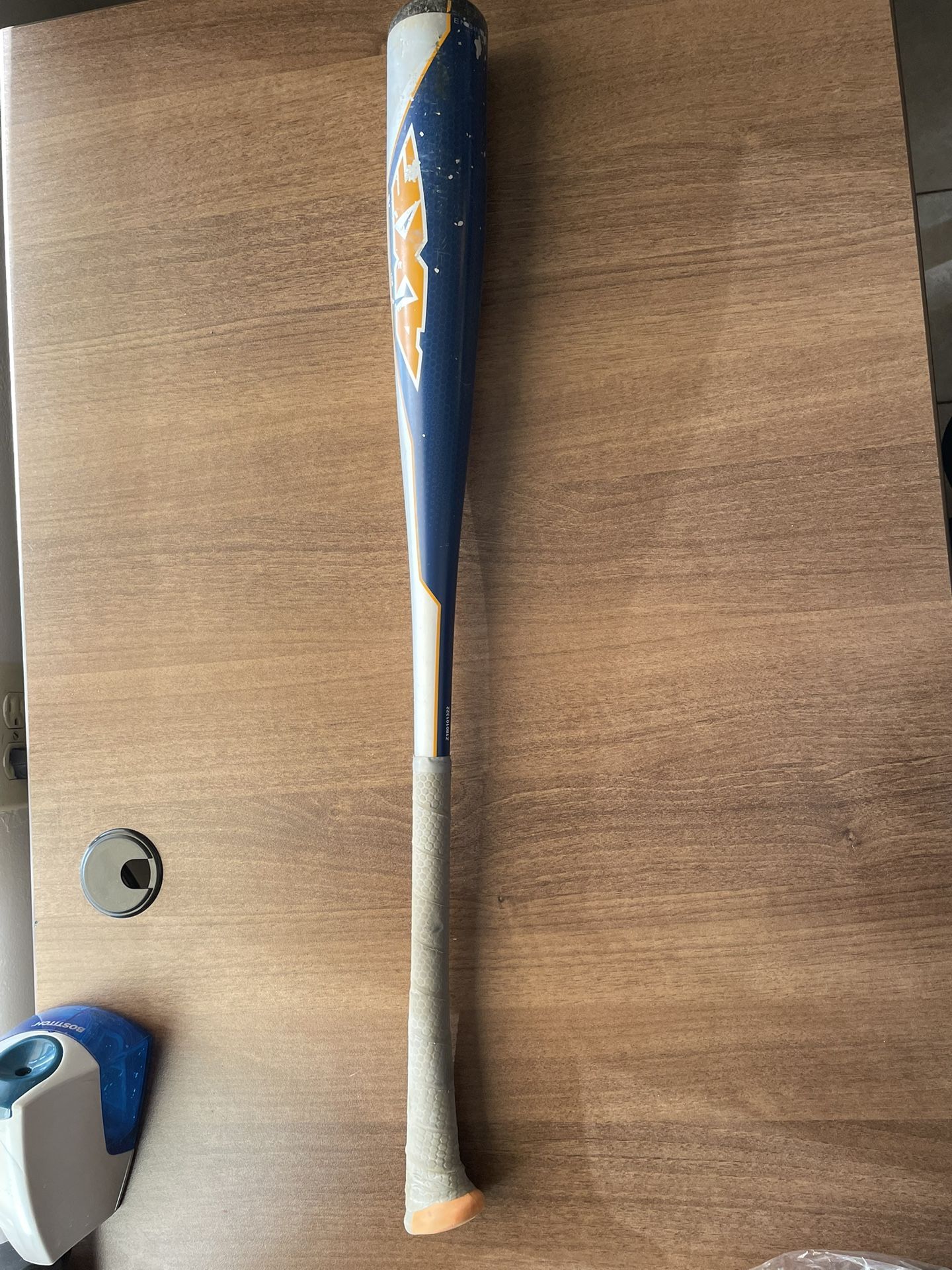 Youth Baseball Gear - new Franklin batting gloves, used Axe bat - USA 29/19