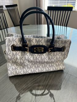 Michael Kors Purse (Gently Used)