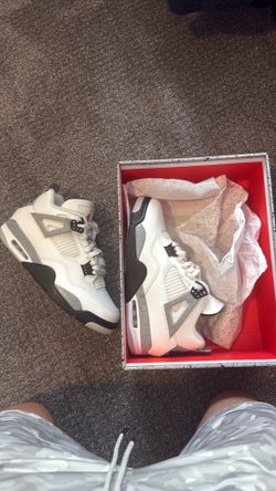 Jordan 4 white cement worn once