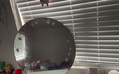 Sturdy Miror Stickers Are Removed