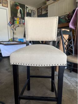 Island bar stool only one