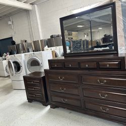 Dresser And Mirror,Nightstand 🚚we can deliver 🚚