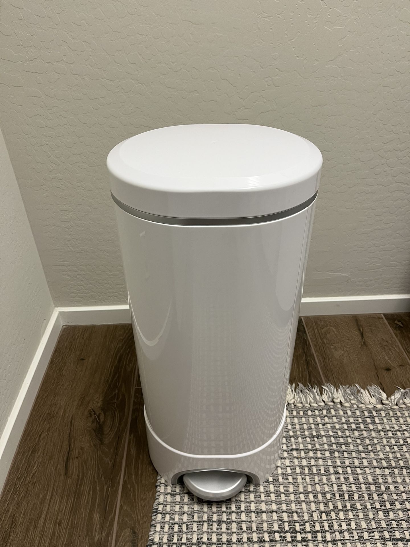 Munchkin Step Diaper Pail