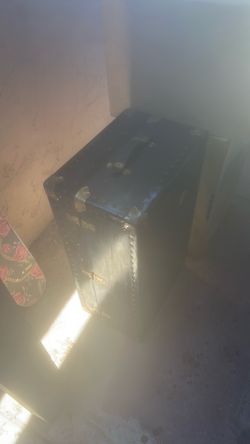 Travel chest sailor chest