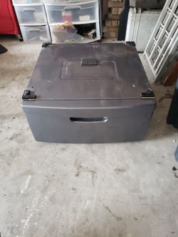 2 Samsung Washer/Dryer Pedestal
