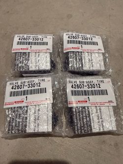 TPMS Toyota Scion  (42(contact info removed)2)  Prius V plug-in 4runner Land Cruiser FJ Corolla Camry  Highlander Yaris RAV4 TC XB XD IQ