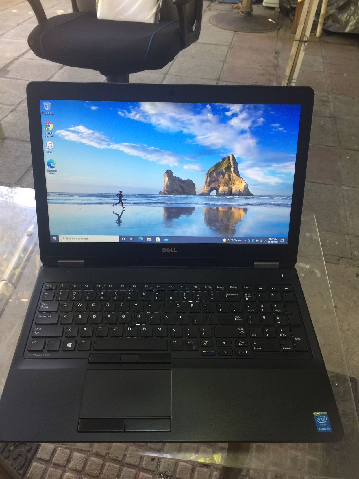 15.6” Dell Latitude 5570 i5 Processor 6th Gen 128gb SSD 4gb Ram Come With Charger Light Up Keyboard 