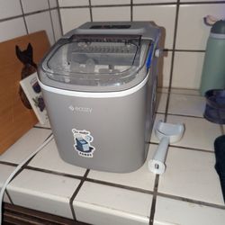 COUNTERTOP ICE MAKER 