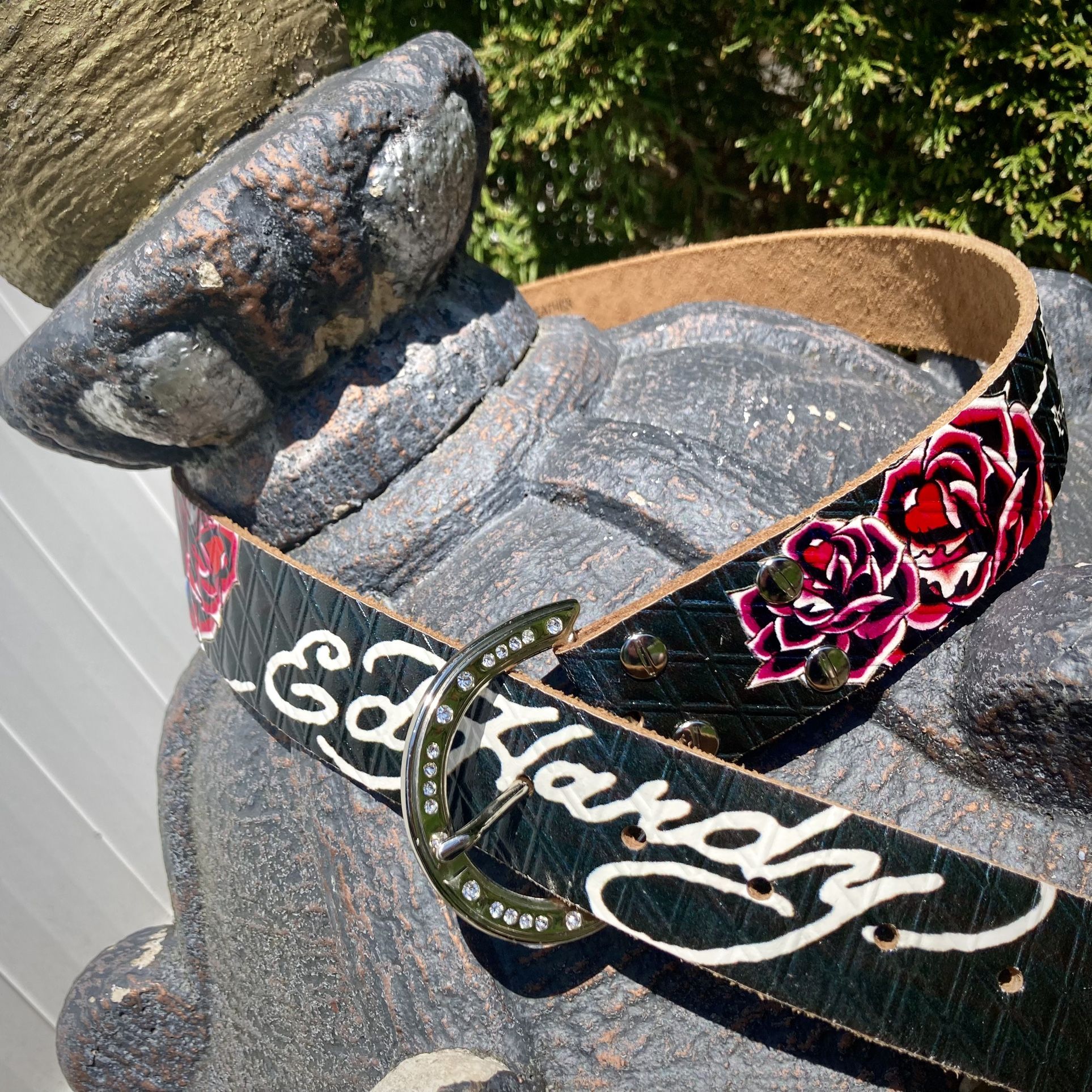 Ed Hardy Y2K black leather red roses/rhinestone bedazzled  display picture 2