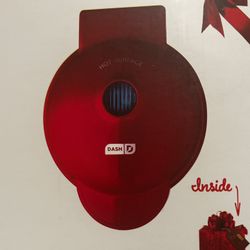 NEW Dash Mini Waffle Maker (Red) – Gift Set – 2 Available