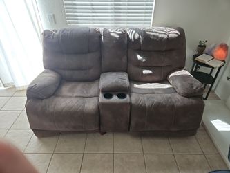 RECLINING COUCH