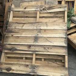 Free pallets !!