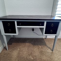 Vintage (refurbished) Desk