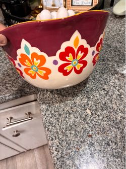 Pioneer woman bowl $8