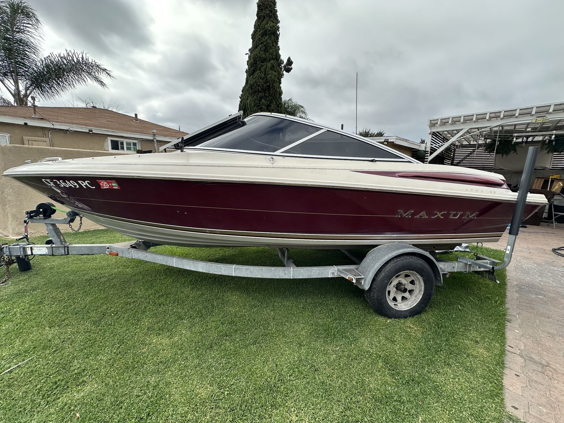 MAXUM BOAT