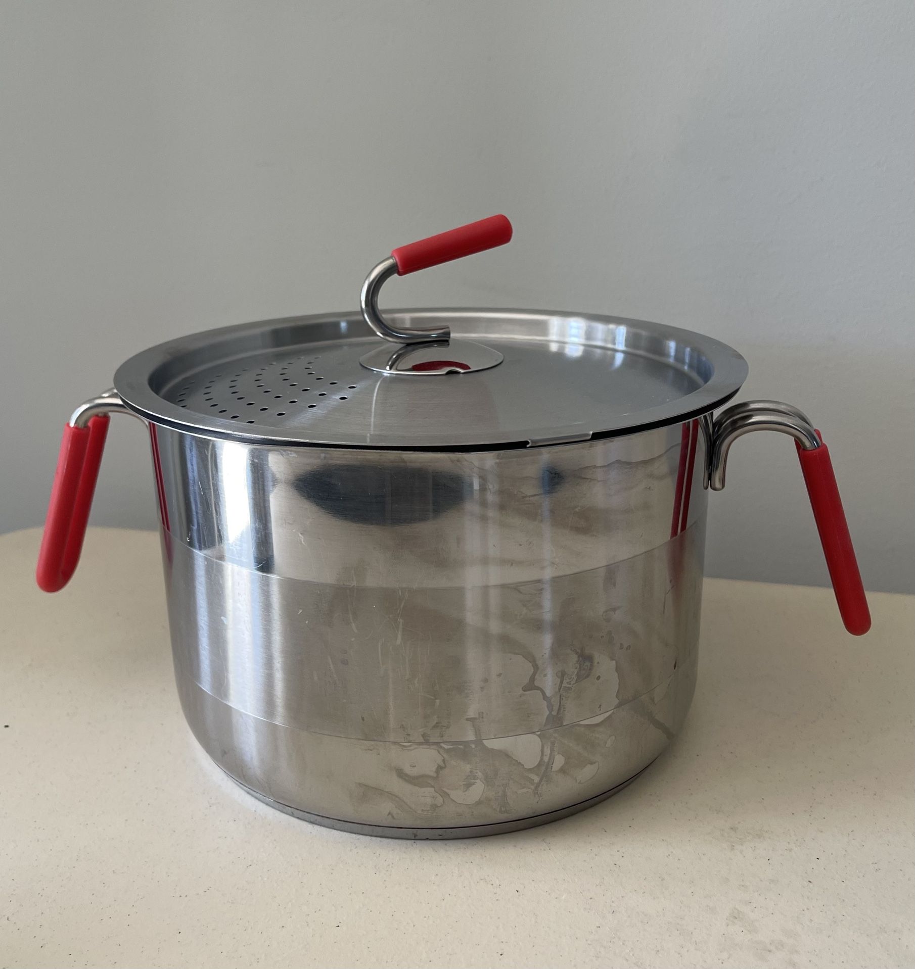 Kuhn Rikon 5 Qt Stainless Steel Stock Pot Pan Lid Steamer w/ Strainer Red 25843 Swiss Barely Used