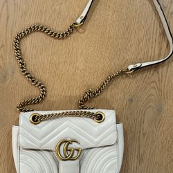 Gucci Marmont “GG” Shoulder bag