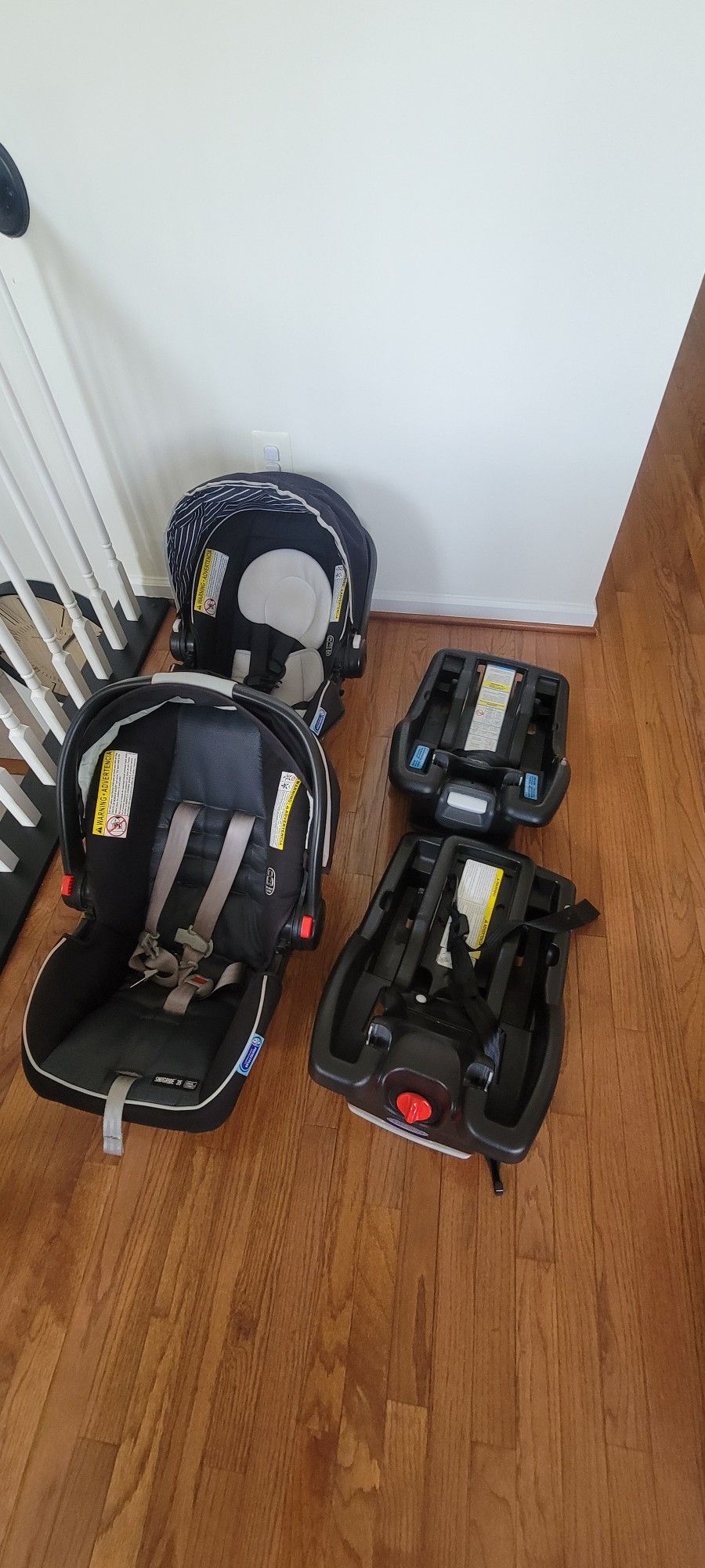 2 Graco Infant Car Seats – Gently Used