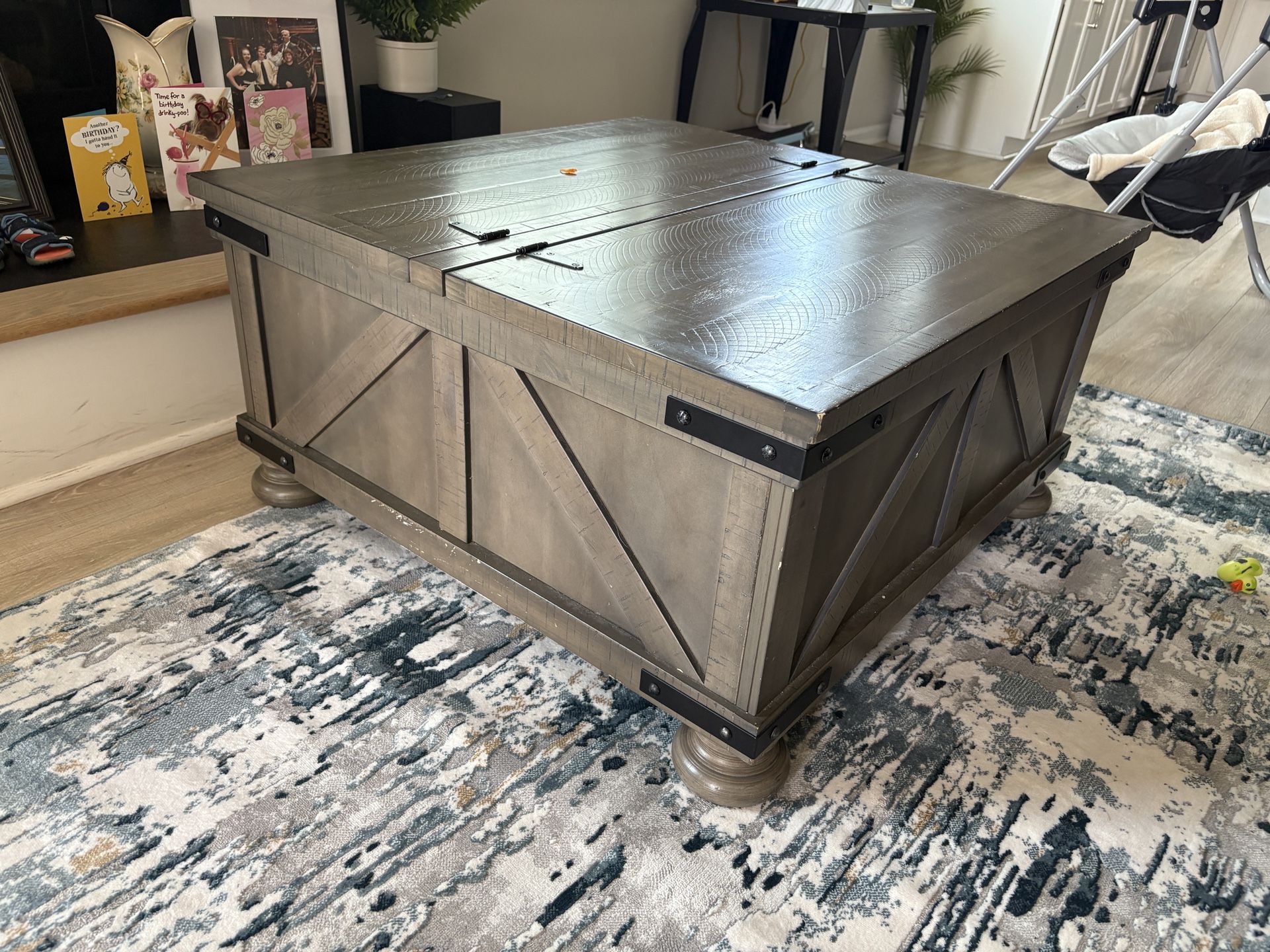 Nice Double Sided Storage Coffee Table