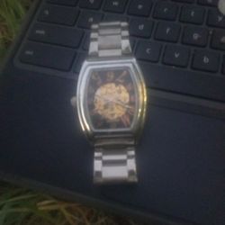 Vendo Este Reloj