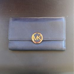 Michael Kors Blue Leather Wallet With 6 Different Money Compartments 