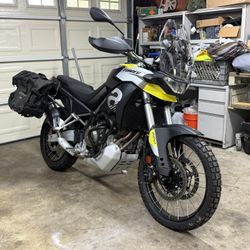 2022 Aprilia Tuareg 660