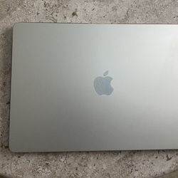 Apple - MacBook Air 15" Laptop - M2 chip - 8GB Memory - 256GB SSD - Starlight