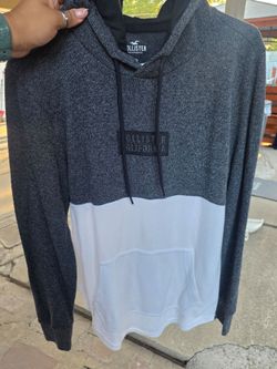 Hollister sweater size M