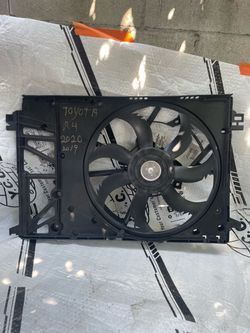 Radiator Cooling Fan Assembly From 5th Gen Toyota Rav4
