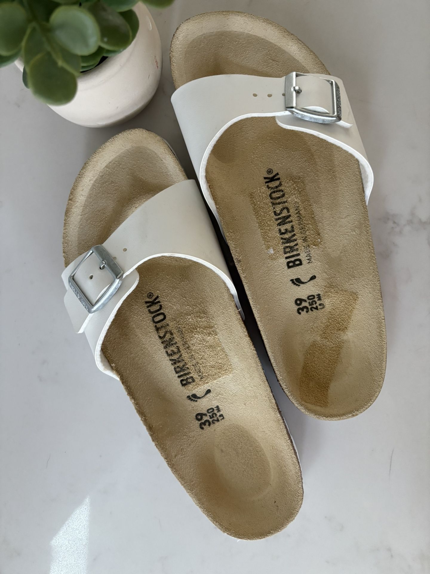 *BN* Authentic BIRKENSTOCK MADRID sandals 🩴 , white, size 39