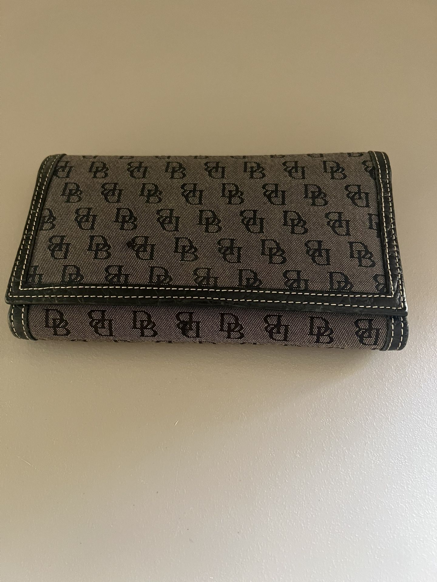 Dooney & Bourke Monogram Trifold Wallet - Canvas & Leather - Excellent Condition 