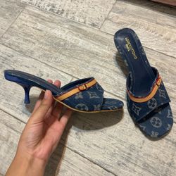 Denim Louis Vuitton Kitten heels, size 7.5 women’s