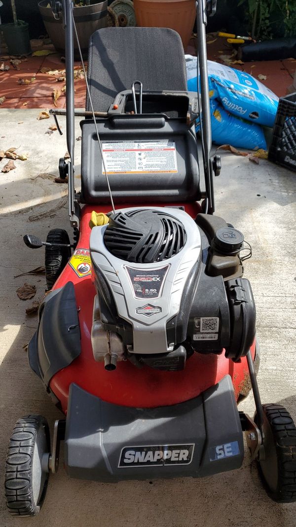 Briggs and Stratton 550 ex series Lawn mower. Very good condition for