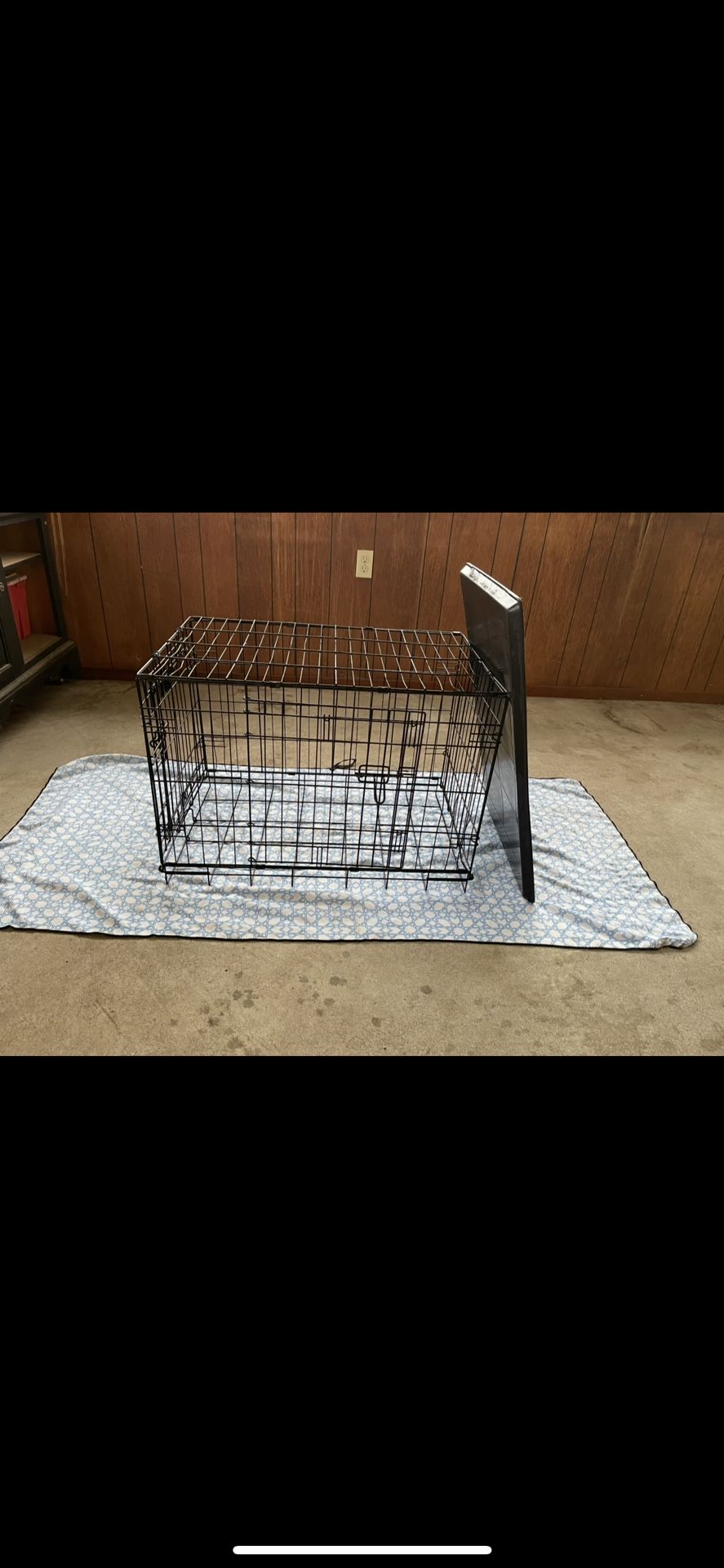 Dog cage 