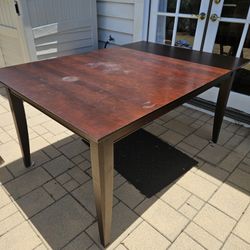 Extendable Dining Table
