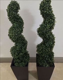 *** REDUCED *** PAIR of 3ft Faux Dark Green Boxwood Spirals in 16in Black Planters (2 for $90) @ Lasting Creations