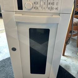 Ge Microwave In New Condition