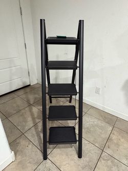 5-Step  ladder black
