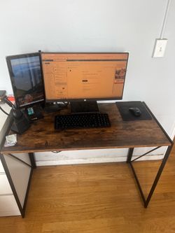 Folding computer table