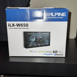 Alpine iLX-W650 7-inch Touch Car Stereo 