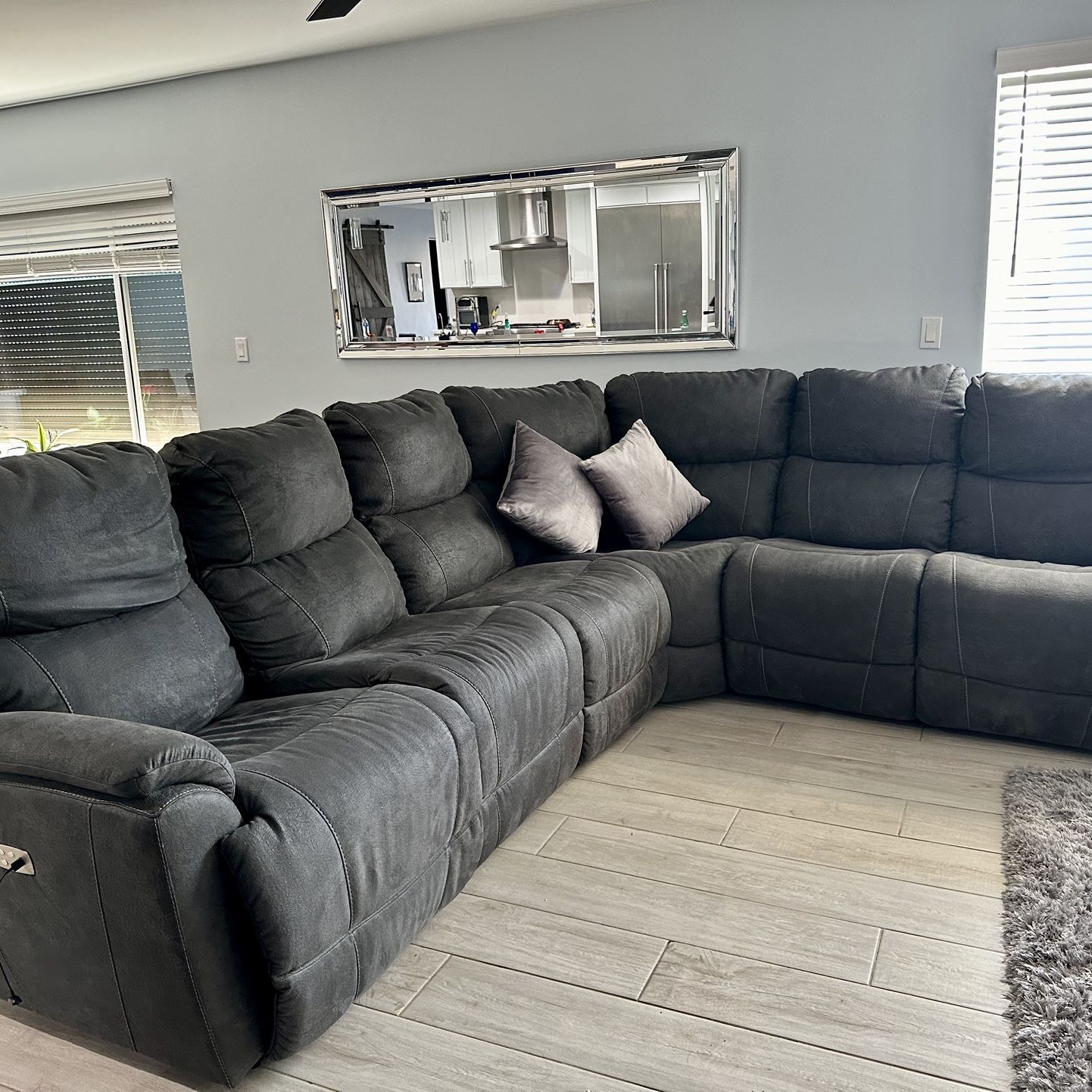 La-Z-Boy Trouper Sectional Couch Condition: Excellent 