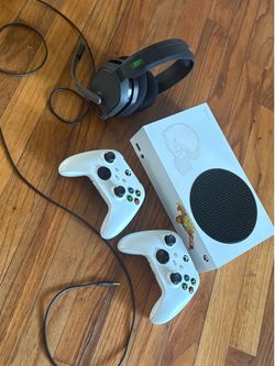 Xbox One Series S ( 1 tb )