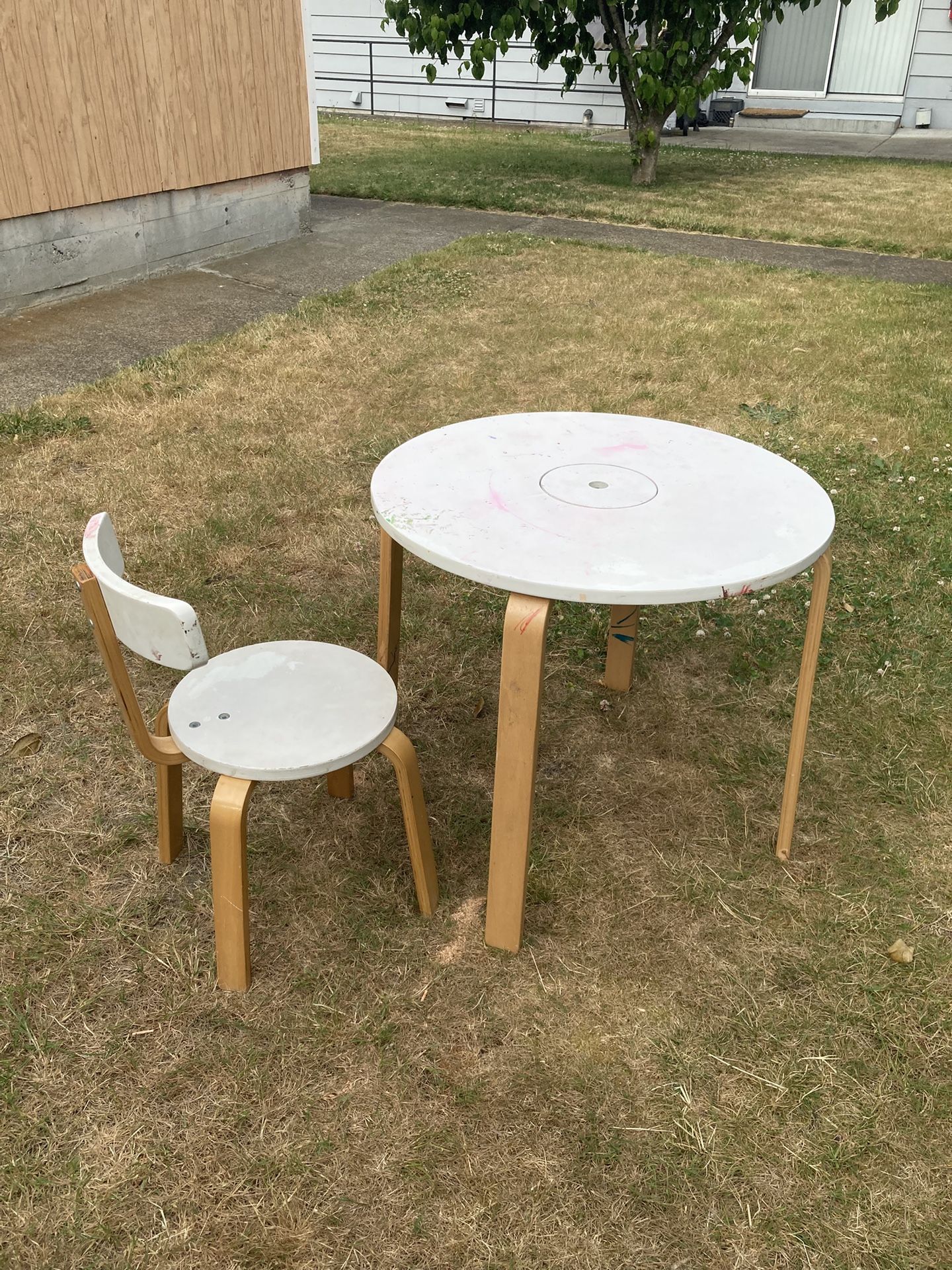 Free kids table and chairs