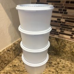 Small Tupperware Servalier