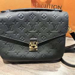 LV Pochette Métis