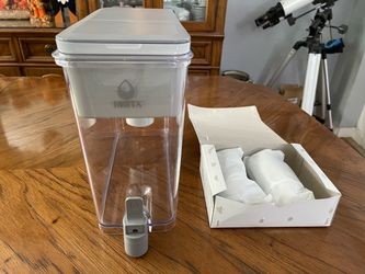 Brita Water Filter Dispenser with 2 New Filters