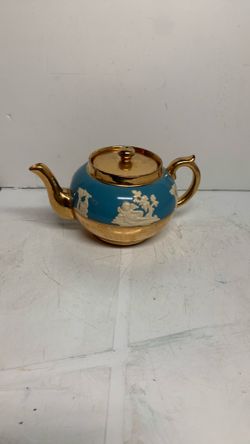 Vintage 1950’s Gibson’s  Teapot Turquoise/Blue-Gold with Classical Cherubs